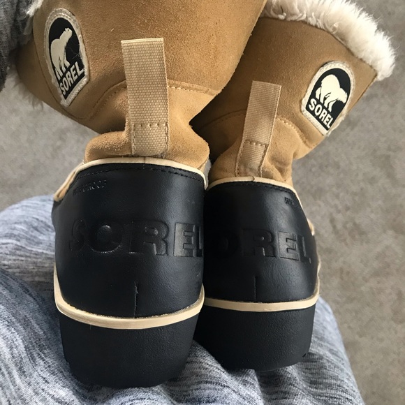 Like NEW Sorel Winter Boots - Picture 7 of 8
